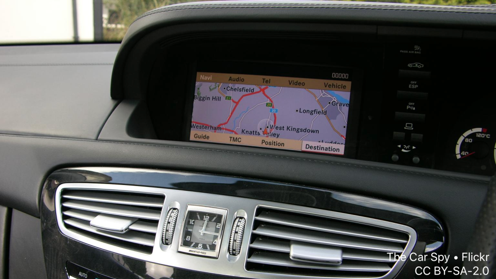 Mercedes C-Class 2006+ navigation system